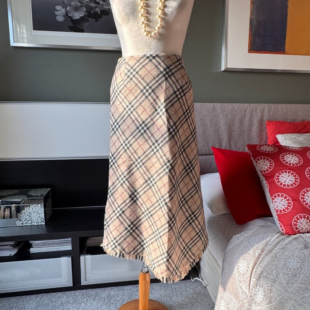 Burberry London A-Line Asymmetrical Wool Plaid Skirt Vintage Sz 36 or SMALL - Picture 5 of 10